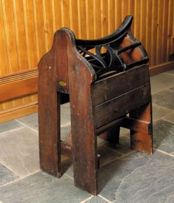 The Buckingham saddle horse for a single saddle